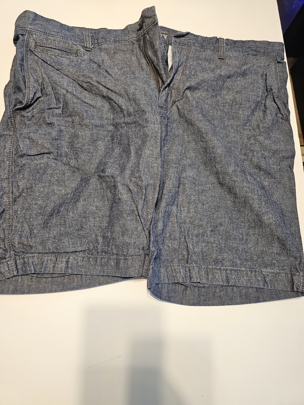Old Navy Heathered Blue Men's Flat-Front Shorts